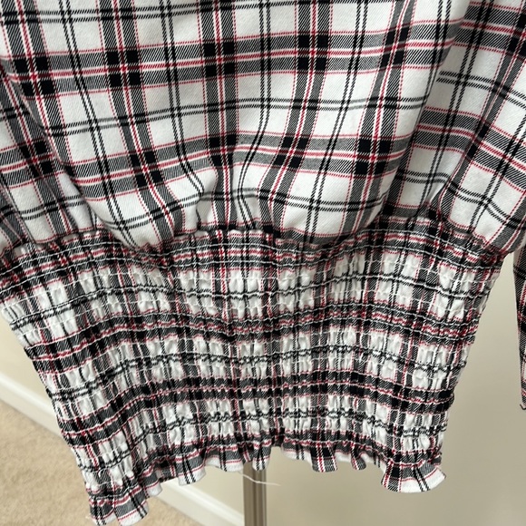 Versona cropped ruched blouse - Picture 4 of 11